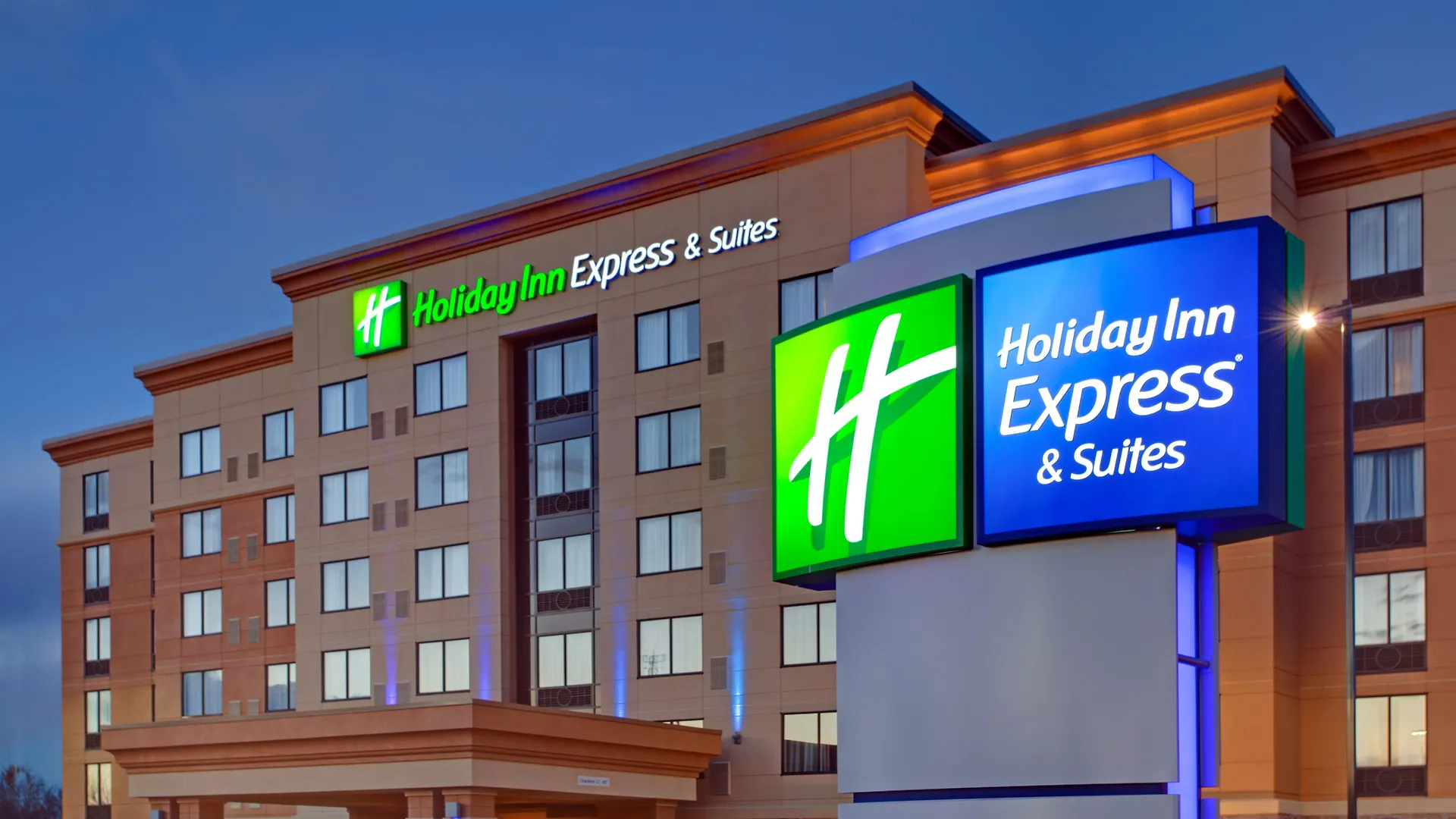Holiday Inn Express & Suites Ottawa West - Nepean By Ihg קנדה