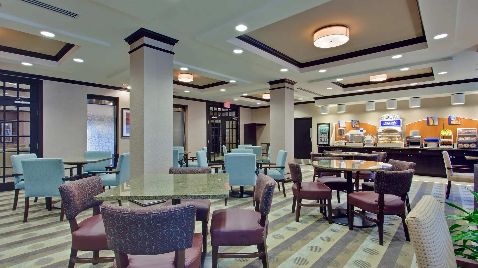 Holiday Inn Express & Suites Ottawa West - Nepean By Ihg 2*,  קנדה