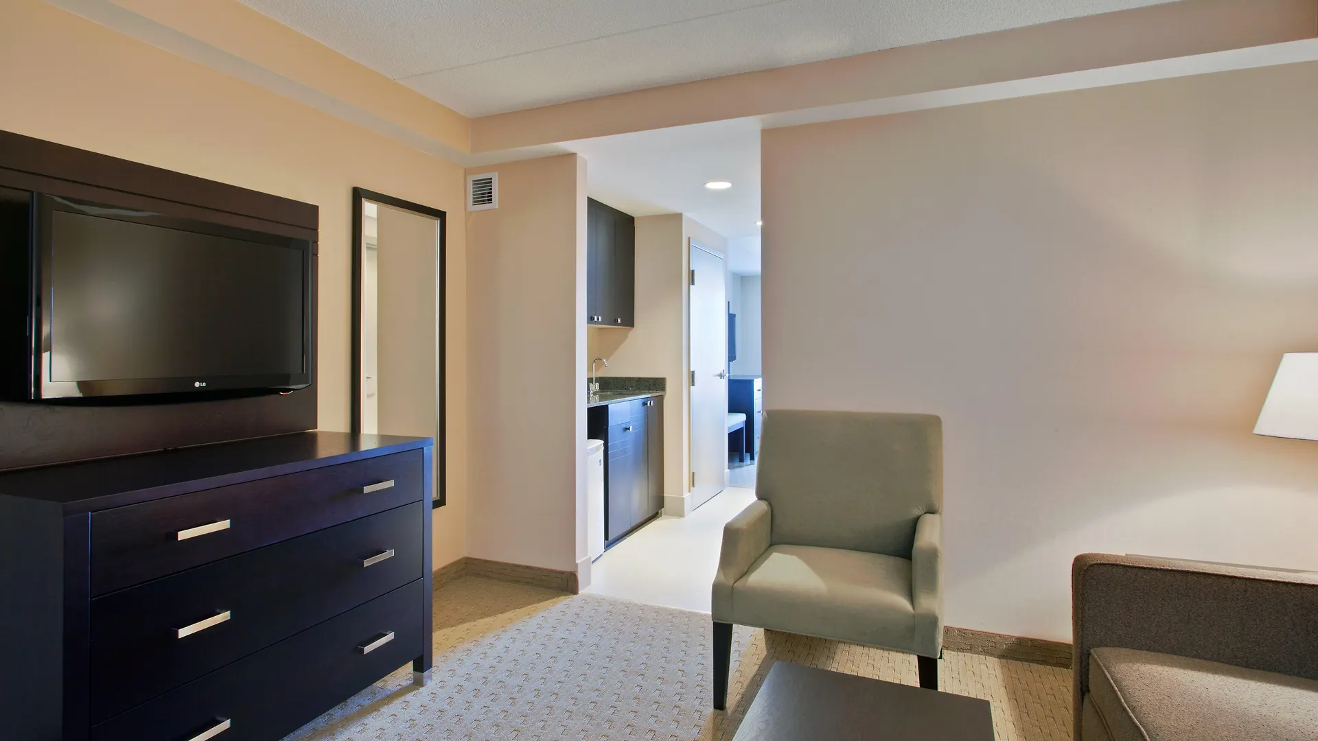 Holiday Inn Express & Suites Ottawa West - Nepean By Ihg 2*,