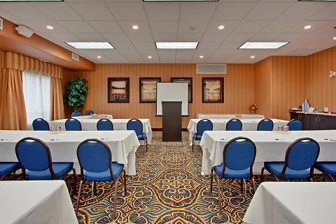 ** מלון Holiday Inn Express & Suites Ottawa West - Nepean By Ihg קנדה