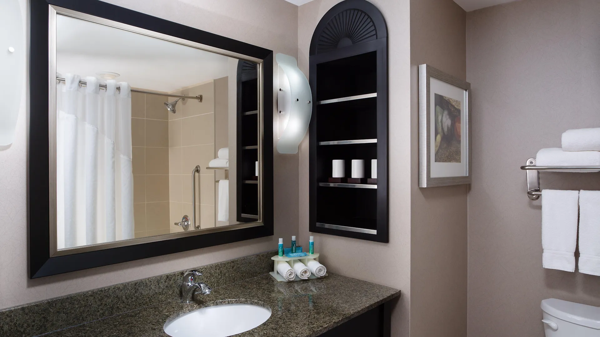 ** Hotel Holiday Inn Express & Suites Ottawa West - Nepean By Ihg Canada
