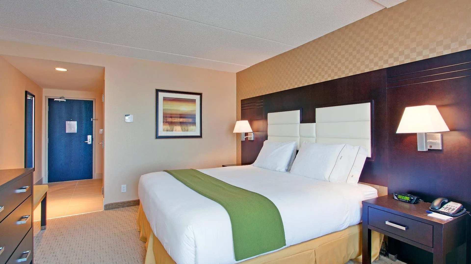 Holiday Inn Express & Suites Ottawa West - Nepean By Ihg 2*,  Canada