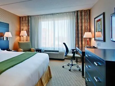 Holiday Inn Express & Suites Ottawa West - Nepean By Ihg