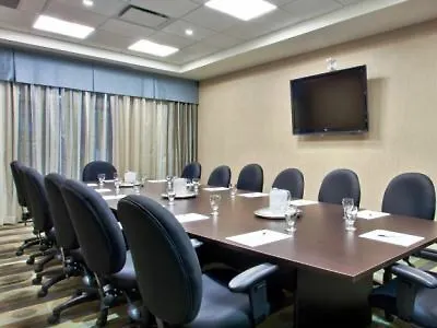 Holiday Inn Express & Suites Ottawa West - Nepean By Ihg 2*,  Canada