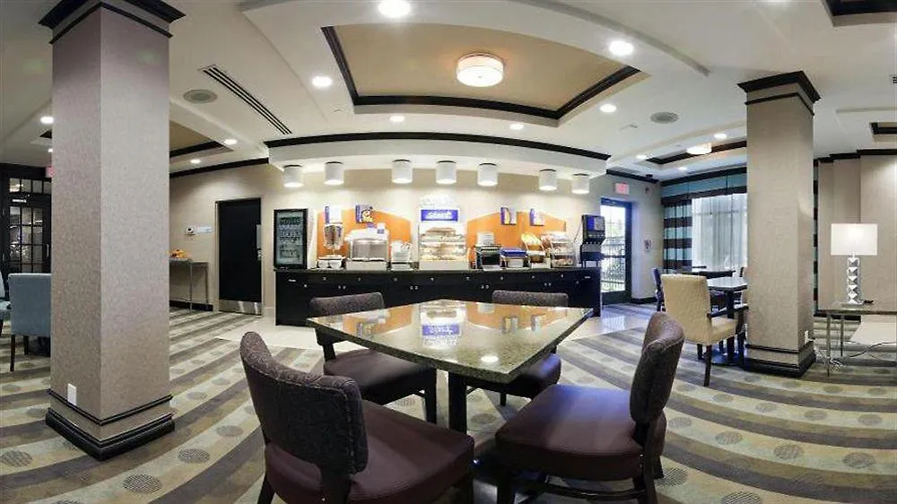 Holiday Inn Express & Suites Ottawa West - Nepean By Ihg 2*,