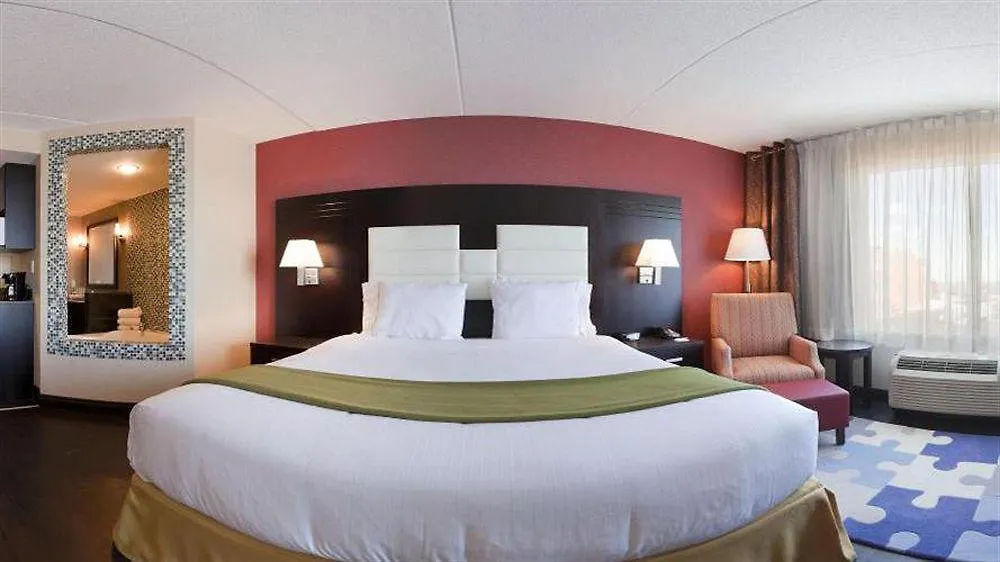 Holiday Inn Express & Suites Ottawa West - Nepean By Ihg